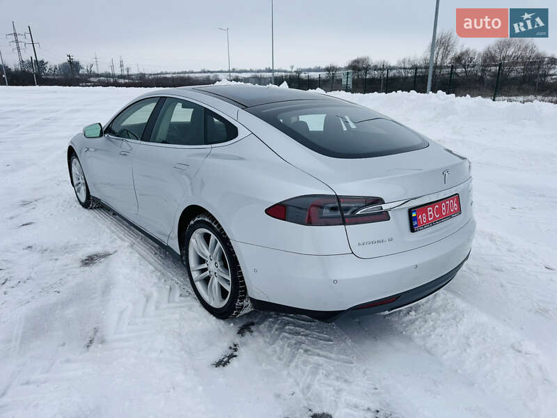 Лифтбек Tesla Model S 2015 в Ровно фото 14 Лифтбек Tesla Model S 2015 в Ровно