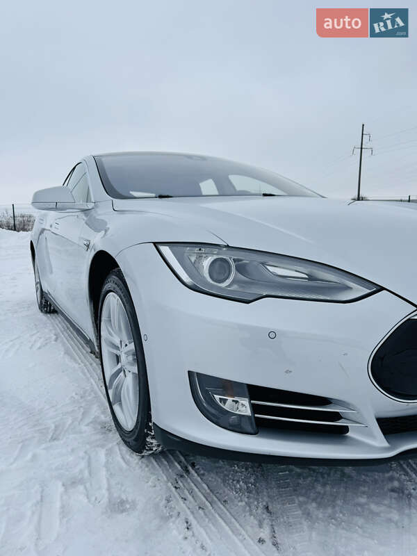 Лифтбек Tesla Model S 2015 в Ровно фото 22 Лифтбек Tesla Model S 2015 в Ровно