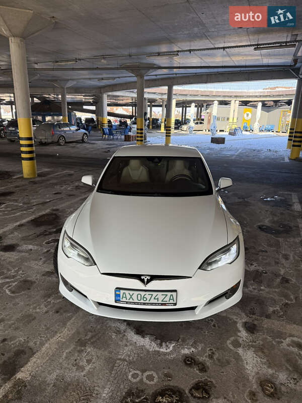 Лифтбек Tesla Model S 2016 в Харькове