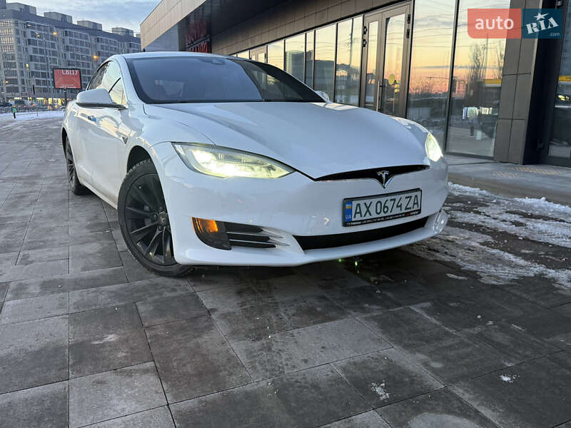 Лифтбек Tesla Model S 2016 в Харькове
