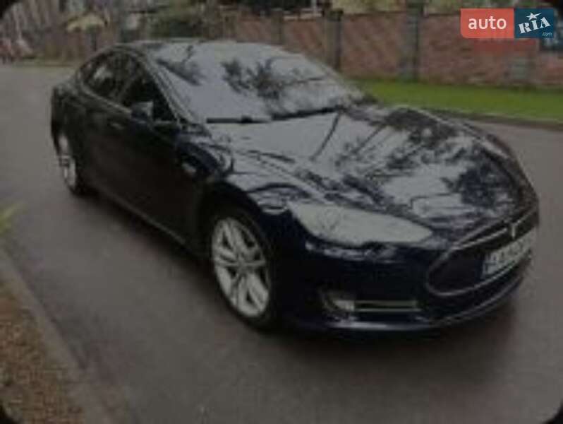 Ліфтбек Tesla Model S 2013 в Києві