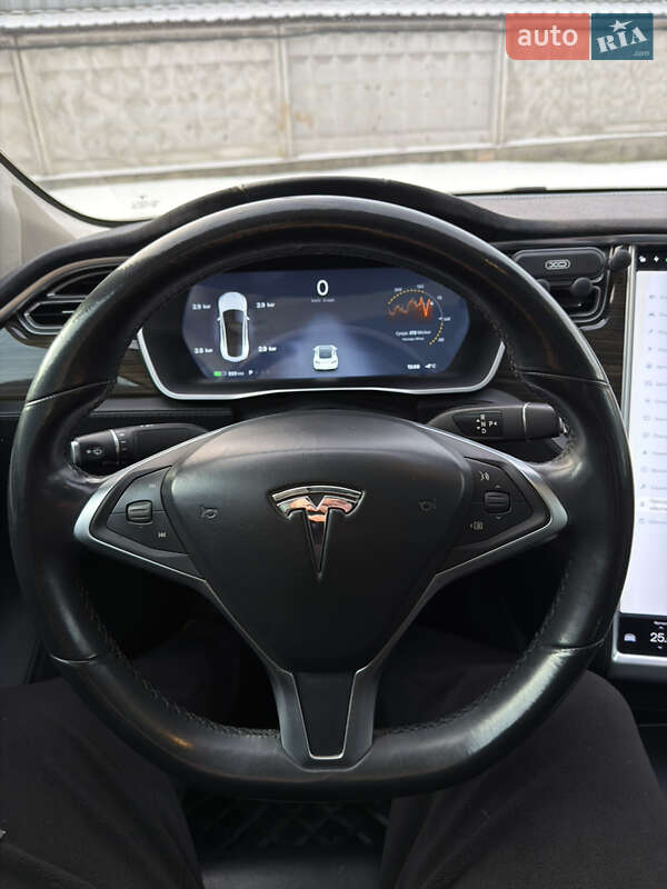 Ліфтбек Tesla Model S 2015 в Києві