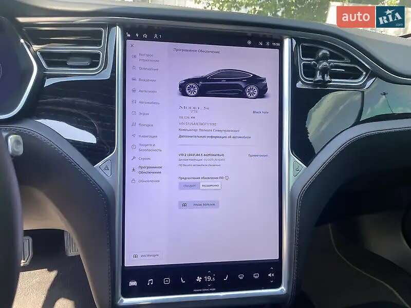 Лифтбек Tesla Model S 2016 в Киеве
