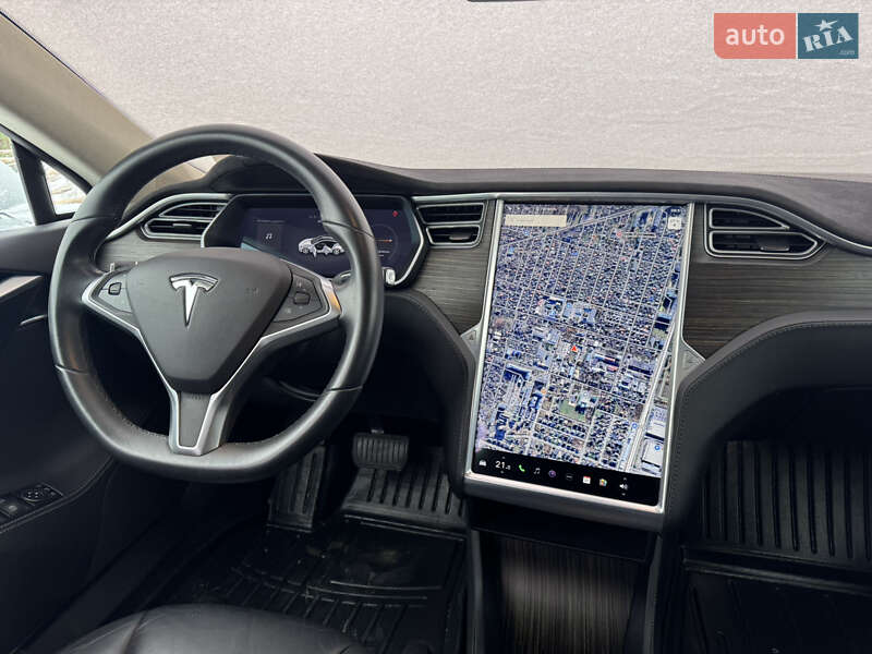 Лифтбек Tesla Model S 2015 в Ровно фото 44 Лифтбек Tesla Model S 2015 в Ровно