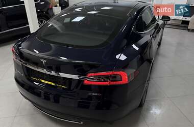 Лифтбек Tesla Model S 2015 в Дрогобыче