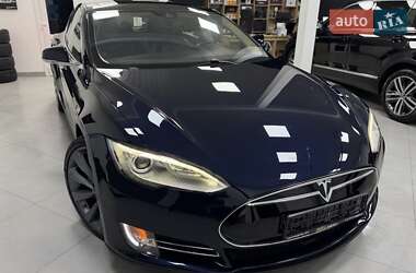 Лифтбек Tesla Model S 2015 в Дрогобыче