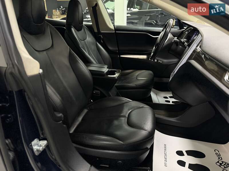 Лифтбек Tesla Model S 2015 в Дрогобыче