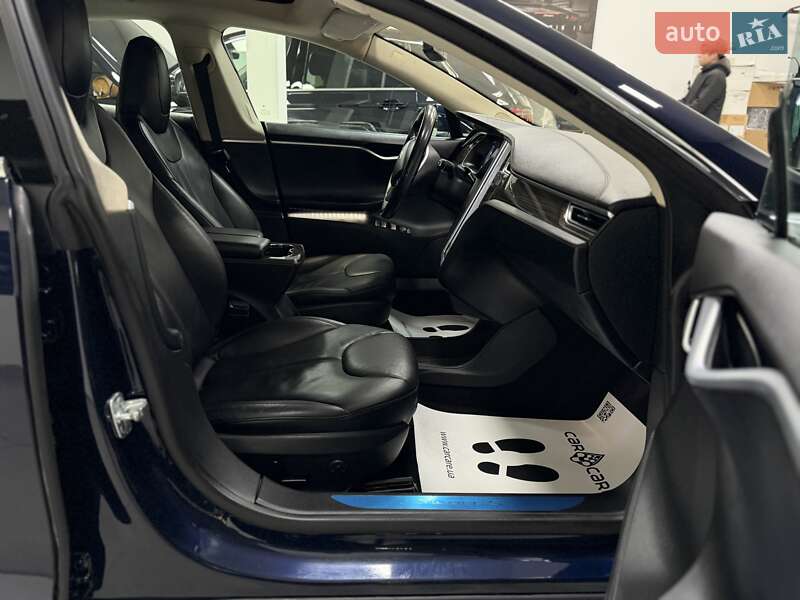 Лифтбек Tesla Model S 2015 в Дрогобыче