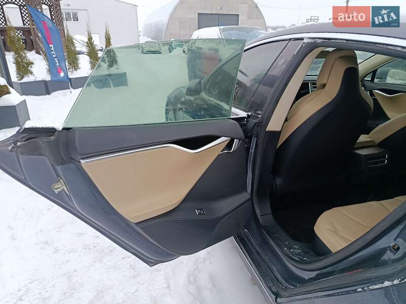 Лифтбек Tesla Model S 2017 в Подгайцах фото 11 Лифтбек Tesla Model S 2017 в Подгайцах