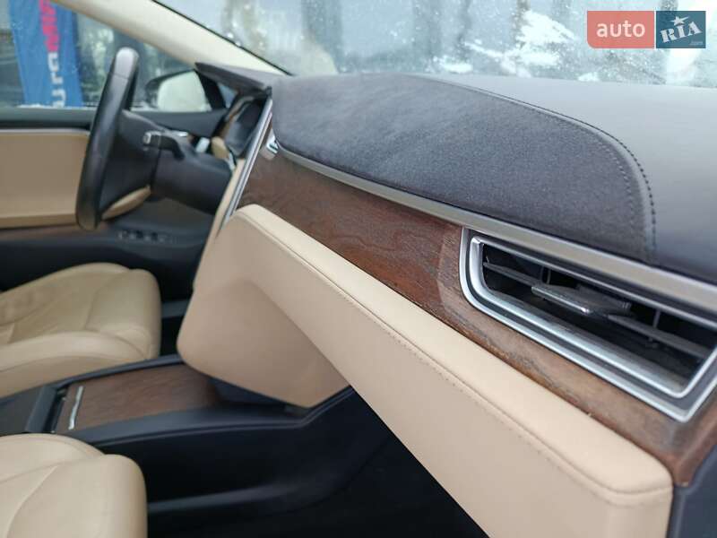 Лифтбек Tesla Model S 2017 в Подгайцах фото 18 Лифтбек Tesla Model S 2017 в Подгайцах