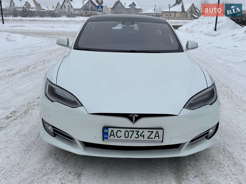 Ліфтбек Tesla Model S 2018 в Луцьку