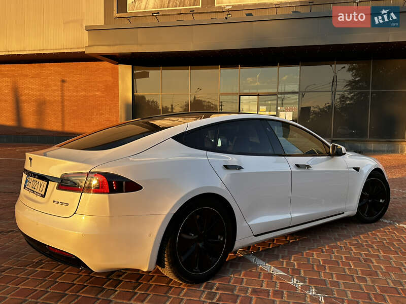 Ліфтбек Tesla Model S 2020 в Одесі