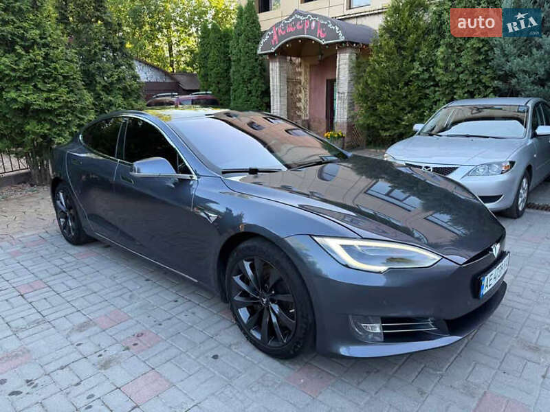 Ліфтбек Tesla Model S 2018 в Дніпрі фото 2 Ліфтбек Tesla Model S 2018 в Дніпрі