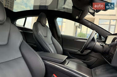 Лифтбек Tesla Model S 2023 в Киеве