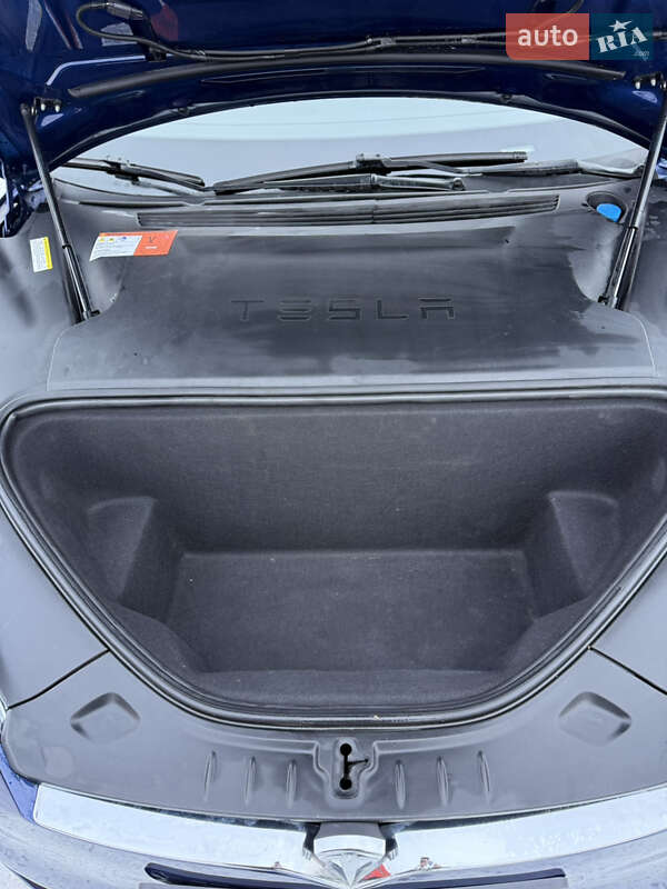 Ліфтбек Tesla Model S 2016 в Одесі