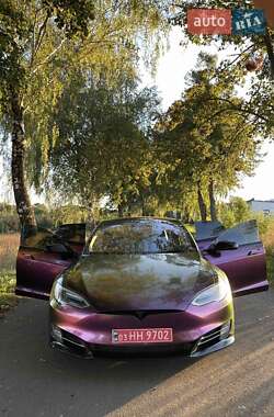 Лифтбек Tesla Model S 2016 в Луцке
