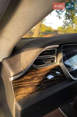 Лифтбек Tesla Model S 2016 в Луцке