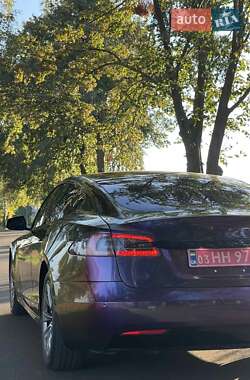 Лифтбек Tesla Model S 2016 в Луцке
