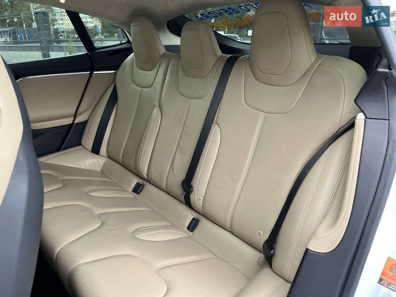 Ліфтбек Tesla Model S 2015 в Дніпрі фото 7 Ліфтбек Tesla Model S 2015 в Дніпрі