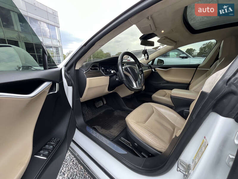 Ліфтбек Tesla Model S 2015 в Дніпрі фото 9 Ліфтбек Tesla Model S 2015 в Дніпрі