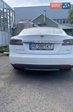 Лифтбек Tesla Model S 2015 в Днепре