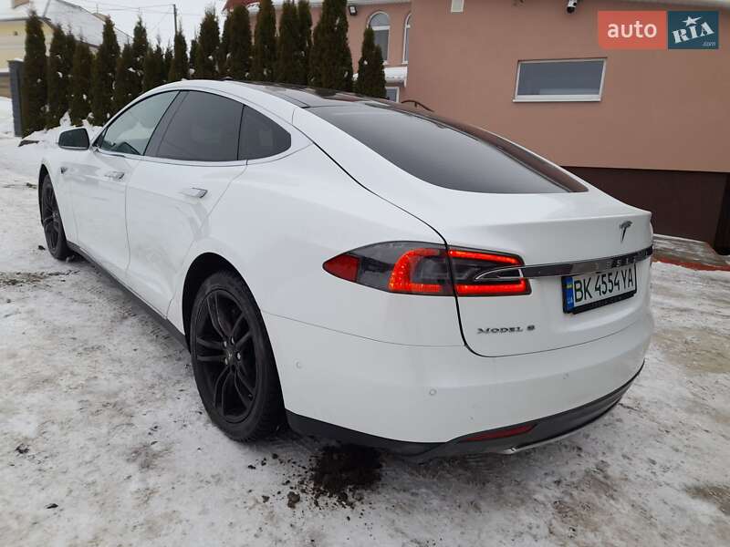 Ліфтбек Tesla Model S 2014 в Рівному