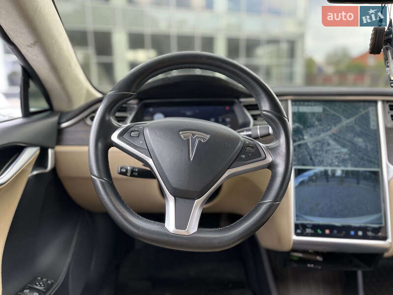 Ліфтбек Tesla Model S 2015 в Дніпрі фото 32 Ліфтбек Tesla Model S 2015 в Дніпрі