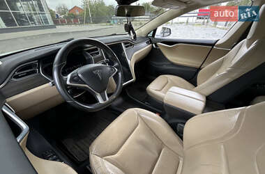 Лифтбек Tesla Model S 2015 в Днепре