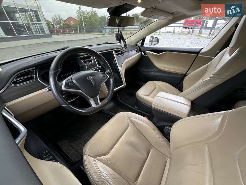 Ліфтбек Tesla Model S 2015 в Дніпрі фото 33 Ліфтбек Tesla Model S 2015 в Дніпрі
