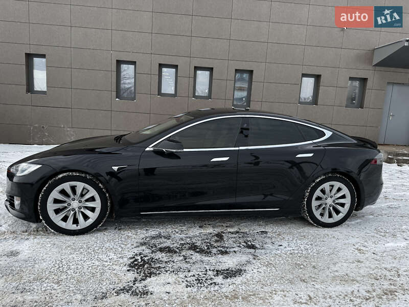 Ліфтбек Tesla Model S 2017 в Кривому Розі