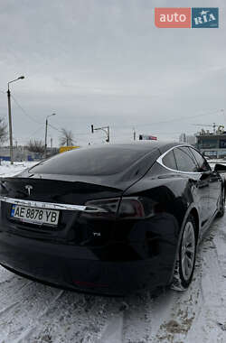 Лифтбек Tesla Model S 2017 в Кривом Роге