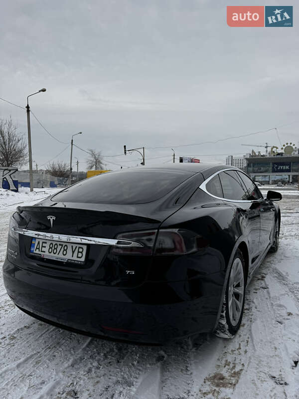 Ліфтбек Tesla Model S 2017 в Кривому Розі