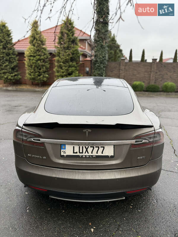 Ліфтбек Tesla Model S 2015 в Одесі
