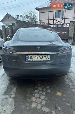 Лифтбек Tesla Model S 2017 в Львове