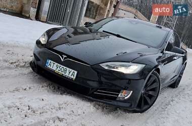 Лифтбек Tesla Model S 2016 в Ивано-Франковске