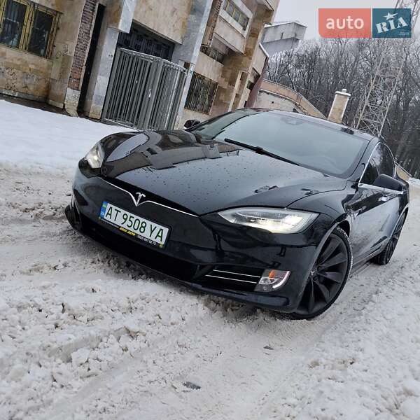 Ліфтбек Tesla Model S 2016 в Івано-Франківську
