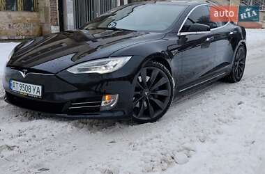 Лифтбек Tesla Model S 2016 в Ивано-Франковске
