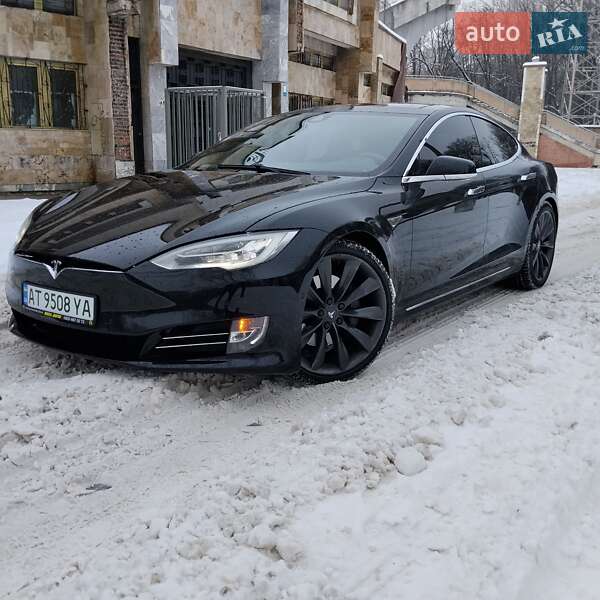 Ліфтбек Tesla Model S 2016 в Івано-Франківську