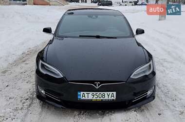 Лифтбек Tesla Model S 2016 в Ивано-Франковске