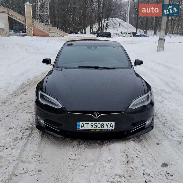Ліфтбек Tesla Model S 2016 в Івано-Франківську