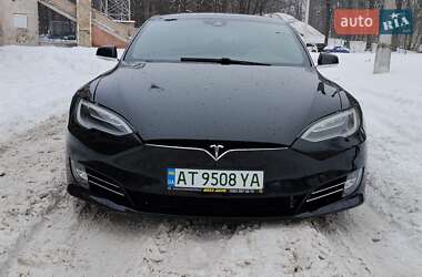 Лифтбек Tesla Model S 2016 в Ивано-Франковске