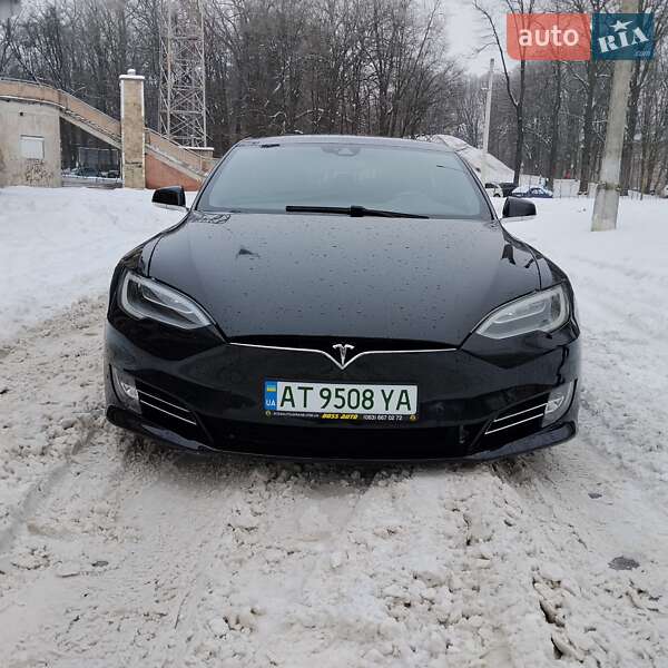 Ліфтбек Tesla Model S 2016 в Івано-Франківську