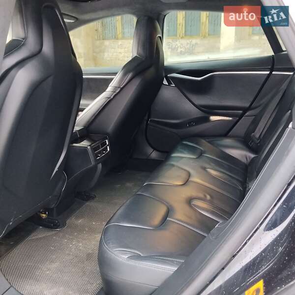 Ліфтбек Tesla Model S 2016 в Івано-Франківську