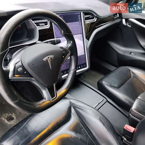 Ліфтбек Tesla Model S 2016 в Івано-Франківську