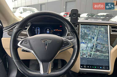 Лифтбек Tesla Model S 2014 в Львове