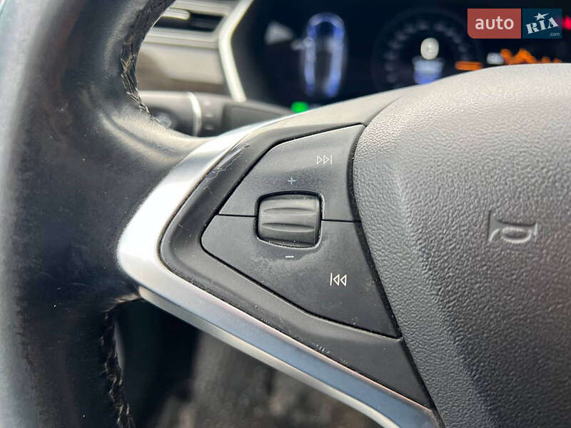 Ліфтбек Tesla Model S 2014 в Львові