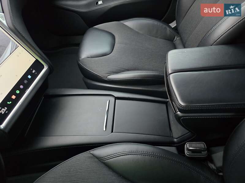 Лифтбек Tesla Model S 2016 в Владимире