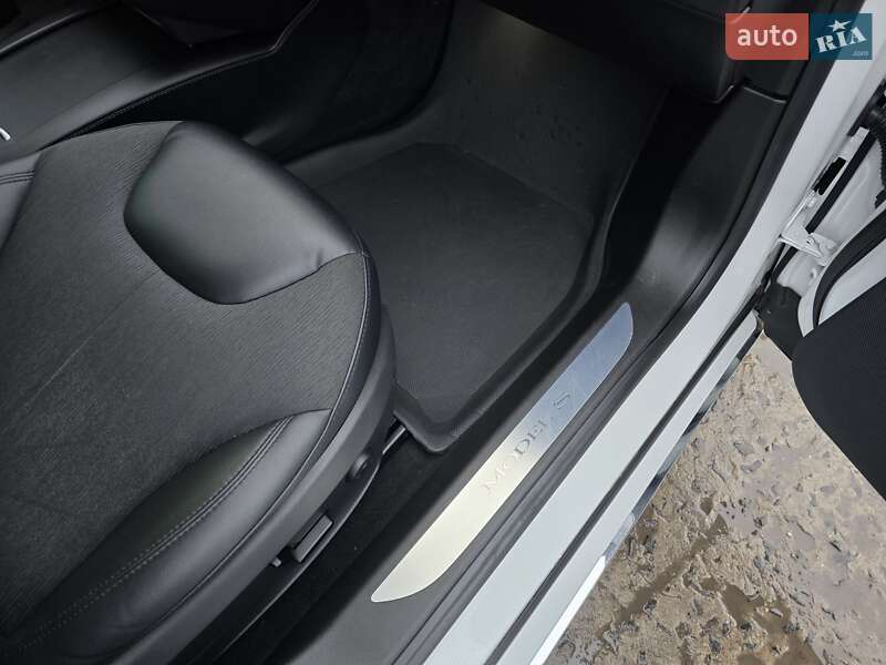 Лифтбек Tesla Model S 2016 в Владимире