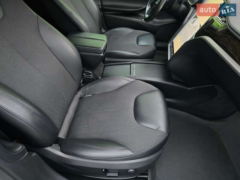 Лифтбек Tesla Model S 2016 в Владимире