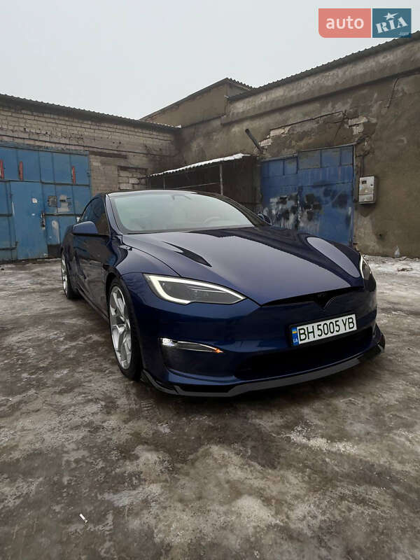 Tesla Model S 2021